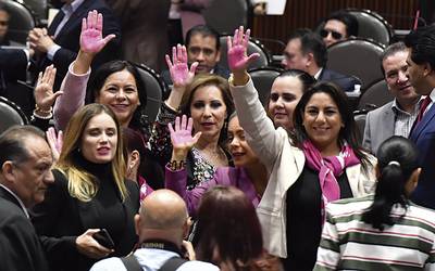 Presentan libro “El Avance Político de las Mujeres”