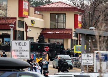 Tiroteo en Colorado deja varios muertos, incluido un policía