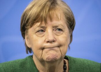 Alemania endurece y alarga confinamiento por tercera ola de covid