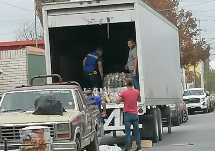 Denuncian a MORENA por reparto anticipado de despensas