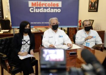 Atiende Arturo Sanmiguel peticiones de  apoyo médico en ‘Miércoles Ciudadano’