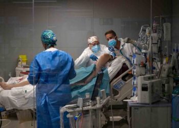 España supera 75 mil muertes por covid; anunciarán nuevas acciones