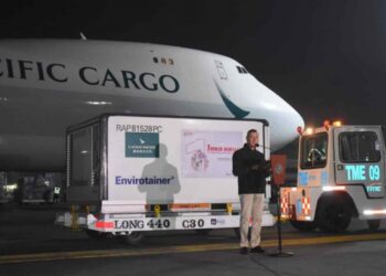 Llegan a México 65 mil dosis de vacunas CanSino