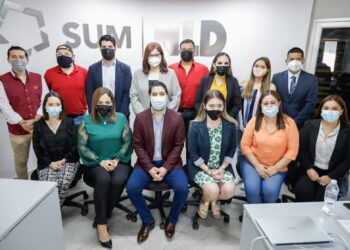 Entrega programa de incubación  otro grupo de 30 emprendedores