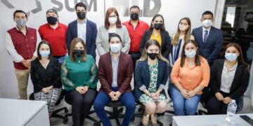 Entrega programa de incubación  otro grupo de 30 emprendedores