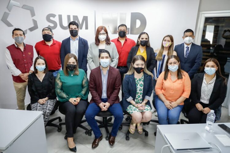 Entrega programa de incubación  otro grupo de 30 emprendedores