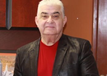 Despiden familiares y amigos al profesor Luis  Humberto Hinojosa Ochoa