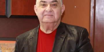 Despiden familiares y amigos al profesor Luis  Humberto Hinojosa Ochoa