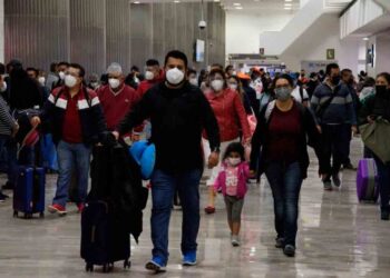 Reconoce presidente amenaza de tercera ola de COVID