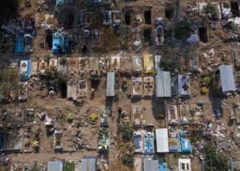 En México muertes por covid-19 superarían las 321 mil