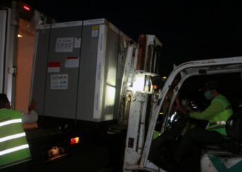 Llegan a México 1.5 millones de vacunas de AstraZeneca