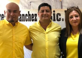 Guillermo Vizcaíno se registra como candidato del PRD a la alcaldía de Victoria