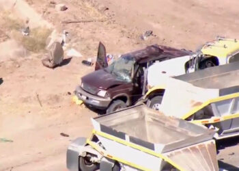 Mueren 10 mexicanos en accidente automovilístico en California, confirma la SRE