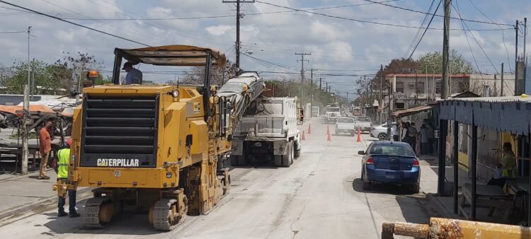 Alcalde activa nueva etapa de pavimentación de Av. Fidencio Trejo en Matamoros