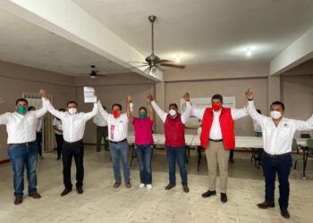 Nicolás Camorlinga solicita registro de candidato a Diputado por Matamoros