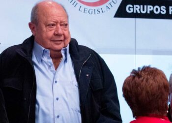 Romero Deschamps enfrenta 2 denuncias ante la FGR por 309 mdp