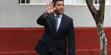 Notifican a Cabeza de Vaca solicitud de desafuero