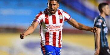 Chivas empata 2-2 con Gallos en La Corregidora