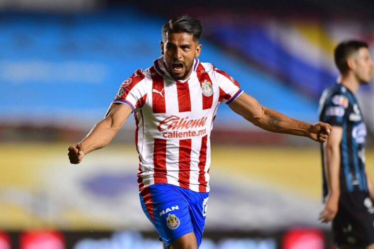 Chivas empata 2-2 con Gallos en La Corregidora