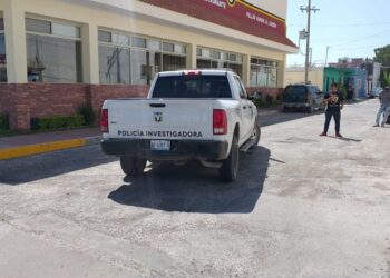 Choca auto a patrulla de la Investigadora
