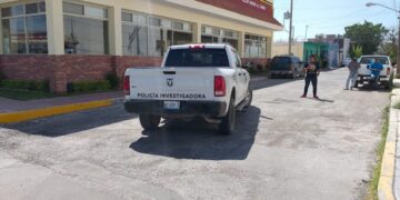 Choca auto a patrulla de la Investigadora