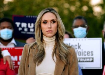 Nuera de Trump pondera presentarse a elecciones