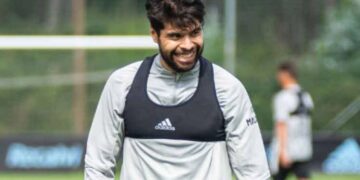 Néstor Araujo recibe el alta médica