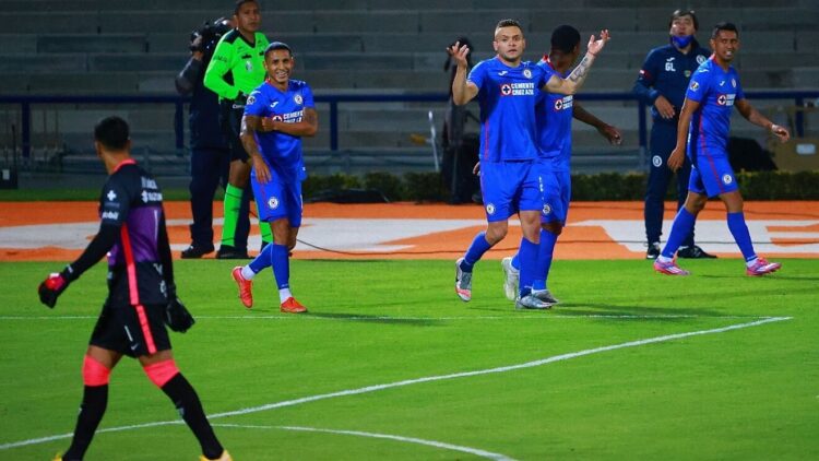 Cabecita Rodríguez y Alfredo Talavera protagonizan una guerra de palabras que gana el delantero de Cruz Azul
