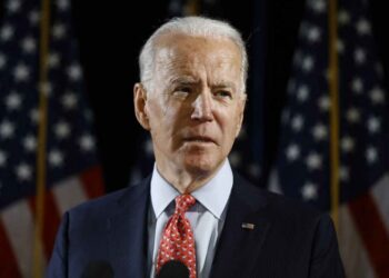 Biden apoya cambios en sus poderes de guerra