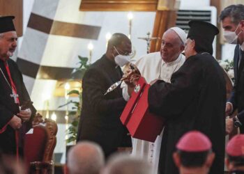 El increíble regalo que recibió el papa Francisco en su visita a Irak