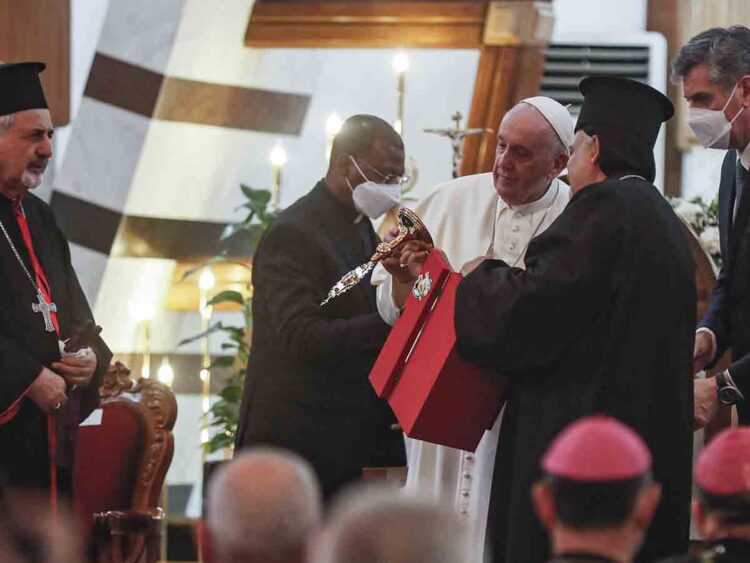 El increíble regalo que recibió el papa Francisco en su visita a Irak