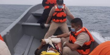 Armada de México realiza evacuación medica marítima de herido en altamar en SLM