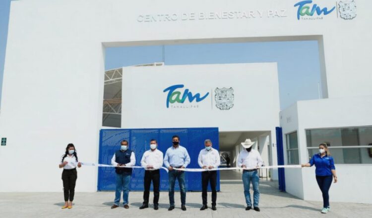 Entrega gobernador más espacios para la convivencia social en El Mante