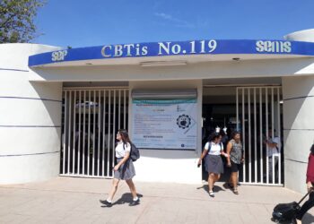 Arranca vacunación anticovid en Victoria en CBTIS 119/236 y Leona Vicario 8 de marzo