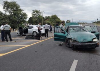 Residentes de Villagrán heridos al chocar en ruta Victoria-Monterrey