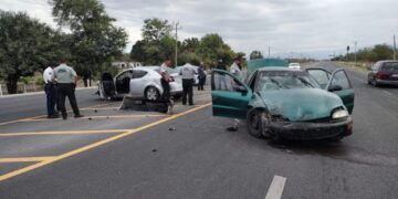 Residentes de Villagrán heridos al chocar en ruta Victoria-Monterrey