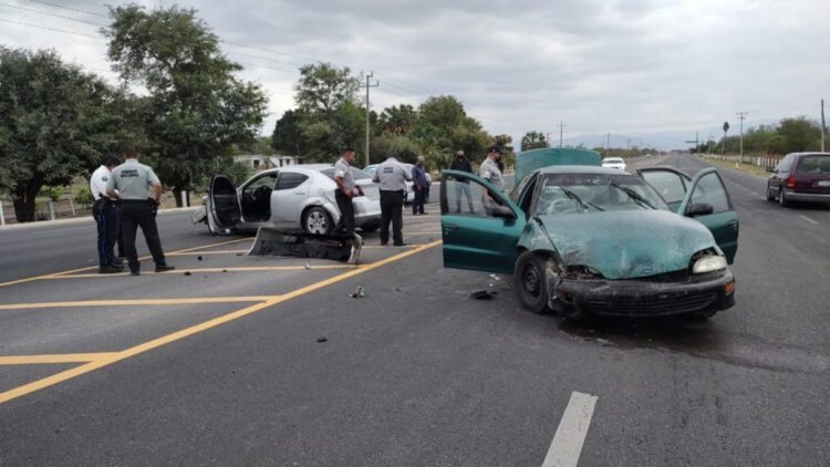 Residentes de Villagrán heridos al chocar en ruta Victoria-Monterrey