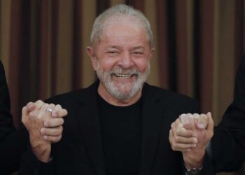 Anulan condena de expresidente Lula; podría postularse en 2022