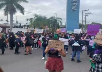 Marchan mujeres en Tampico; exigen alto a feminicidios