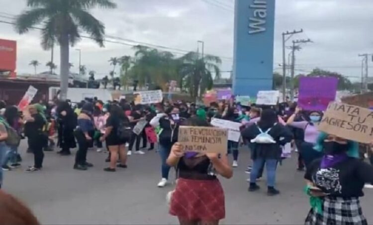 Marchan mujeres en Tampico; exigen alto a feminicidios