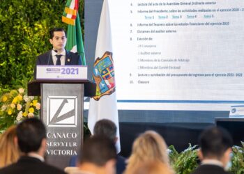 Toman protesta a nueva dirigencia de CANACO Victoria