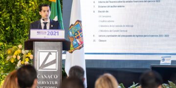 Toman protesta a nueva dirigencia de CANACO Victoria