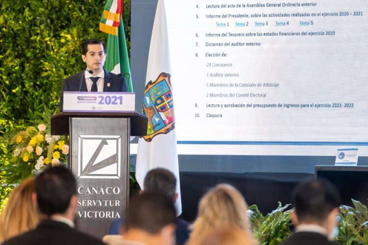 Toman protesta a nueva dirigencia de CANACO Victoria