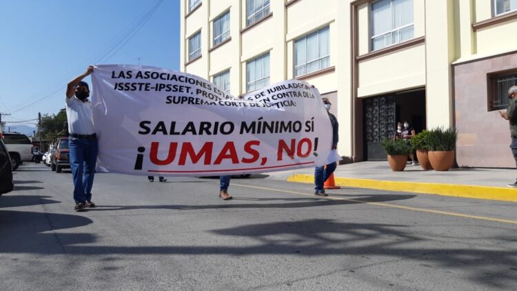 Protestan jubilados y pensionados en Victoria por tijeretazo salarial