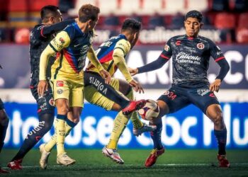 Sin dar espectáculo y entre polémica, América es sublíder tras vencer a Tijuana