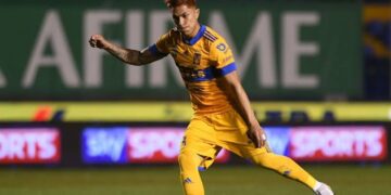 Houston Dynamo pone la mira en Carlos Salcedo