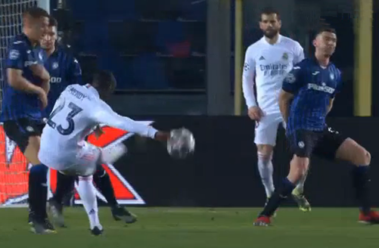 UEFA cambiaría el formato de competencia la siguiente semana