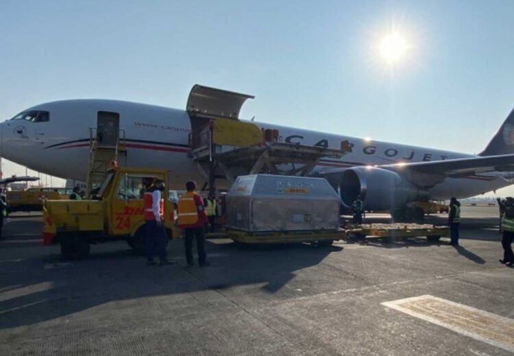 Arriban otras 600 mil 600 dosis de vacuna COVID de Pfizer