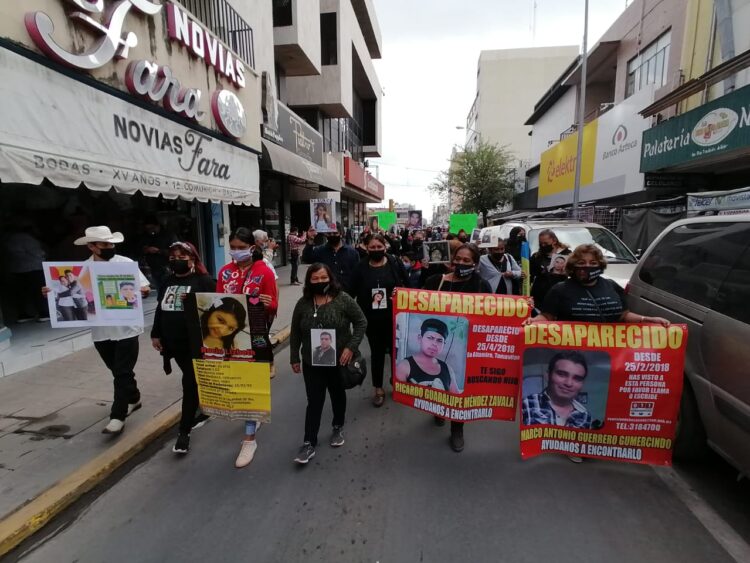 Marchan por desaparecidas en el  Día Internacional de la Mujer 