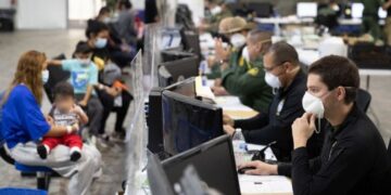 Reclaman legisladores supuesta liberación de migrantes sin fecha para  Corte.